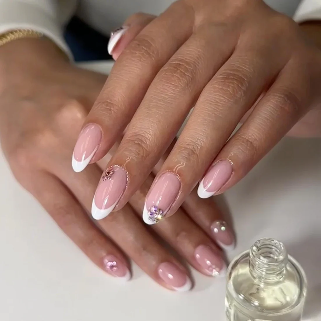DND Gel Polish 883 - Candy Kisses - Image 4
